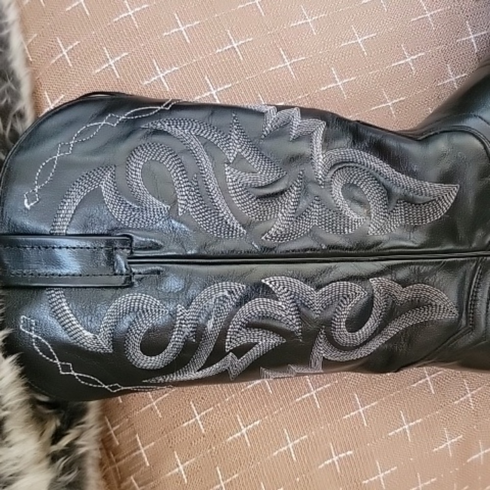 Dan Post Black Western Cowboy Boots with Decorative Stitching - Picture 11 of 11